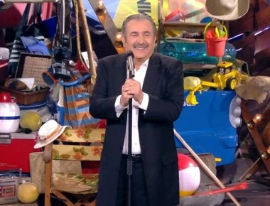 Λάκης Λαζόπουλος: Η ΕΡΤ, τα δάνεια μυαλού και η φτωχοποίηση της μεσαίας τάξης (βίντεο)